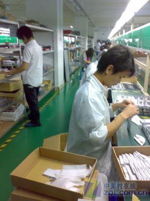 暗访东莞 山寨手机工厂的野蛮生长与3·15之问